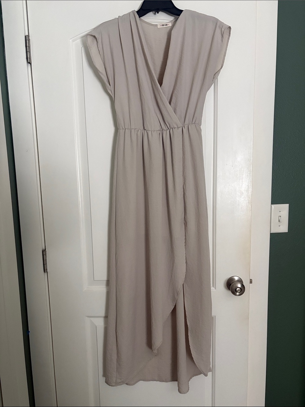 Oatmeal Maxi Dress with Cap Sleeves and Slit